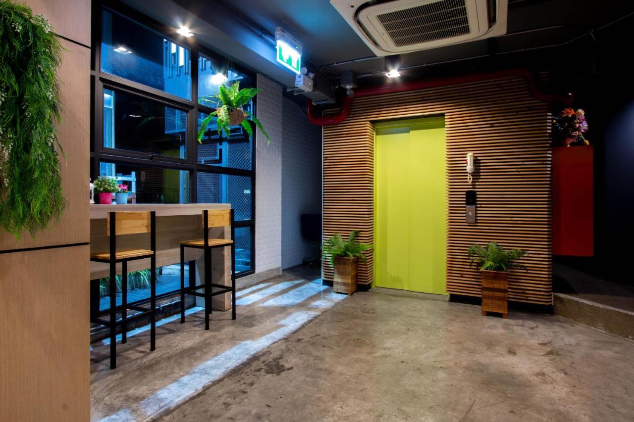 Rest24 Residence Bangkok Luaran gambar