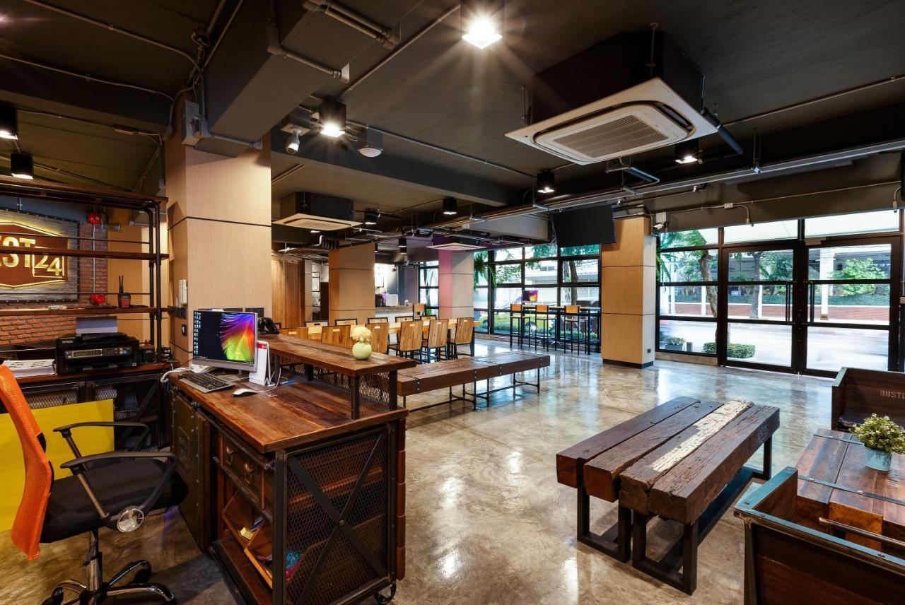 Rest24 Residence Bangkok Luaran gambar