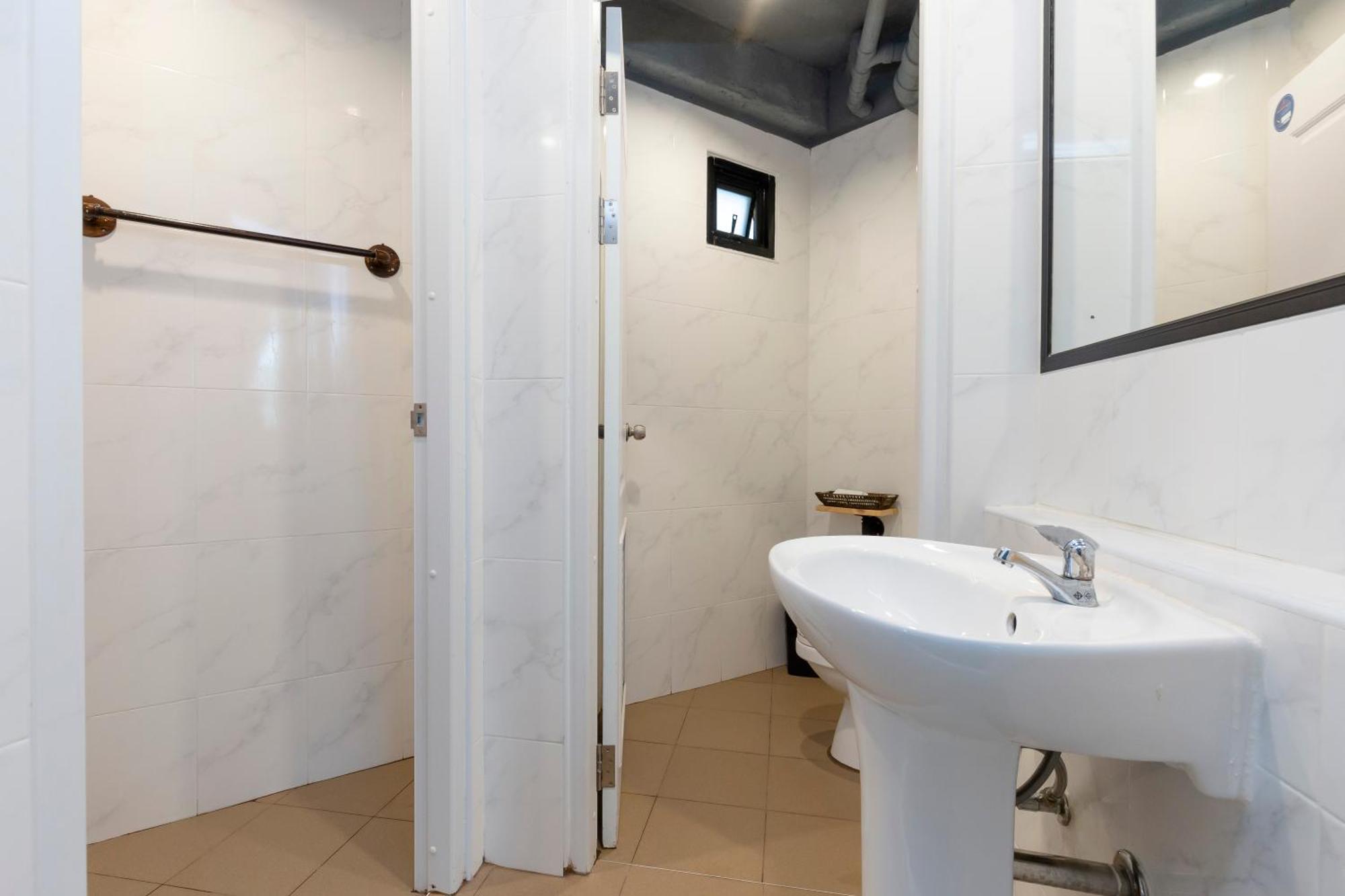 Rest24 Residence Bangkok Bilik gambar